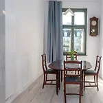 Provenir Strzelecka 25 *