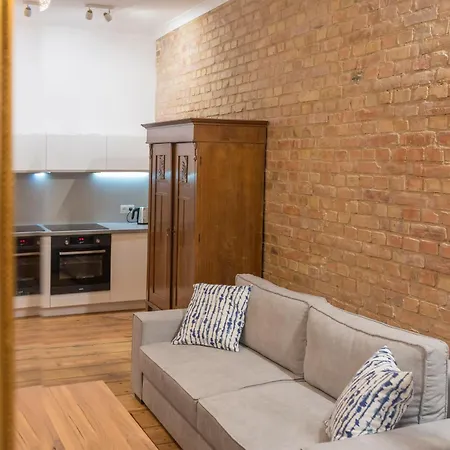 Provenir Strzelecka 25