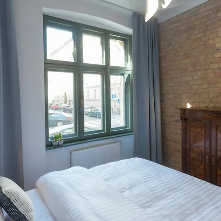 Provenir Strzelecka 25