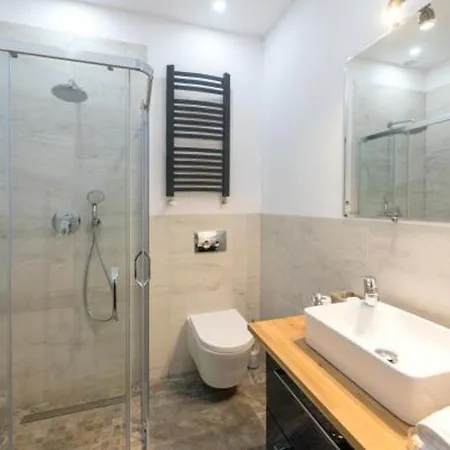 Provenir Strzelecka 25 * Poznań